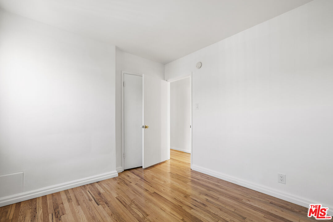 5324 Vantage Ave Unit: 4