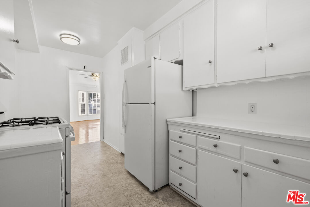5324 Vantage Ave Unit: 4