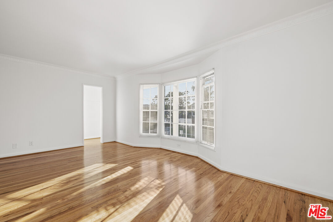 5324 Vantage Ave Unit: 4