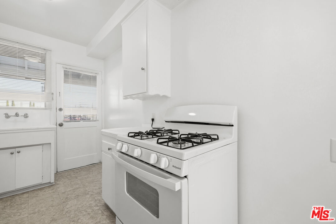 5324 Vantage Ave Unit: 4