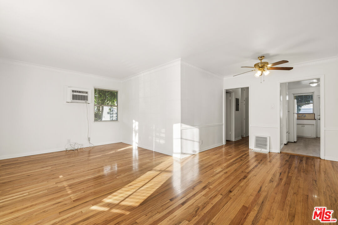 5324 Vantage Ave Unit: 2