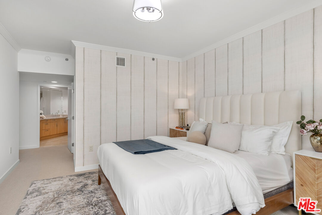 13650 Marina Pointe Dr Unit: 1206