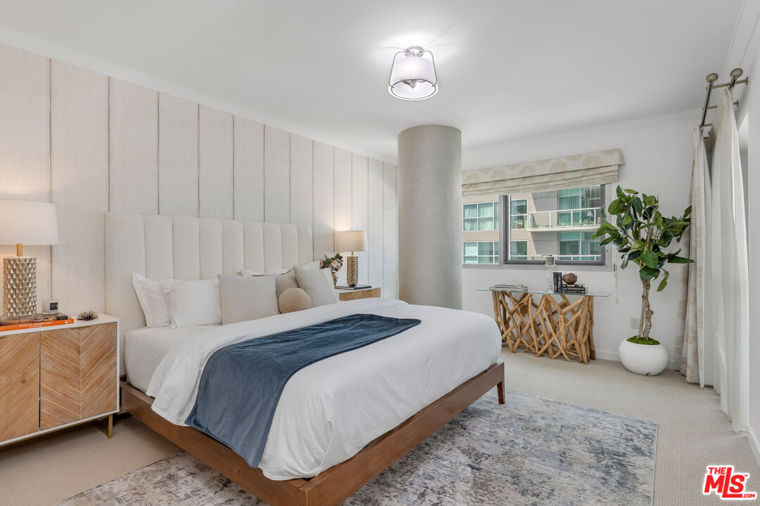 13650 Marina Pointe Dr Unit: 1206