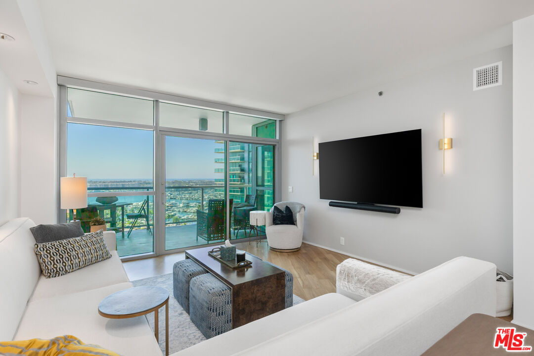 13650 Marina Pointe Dr Unit: 1203