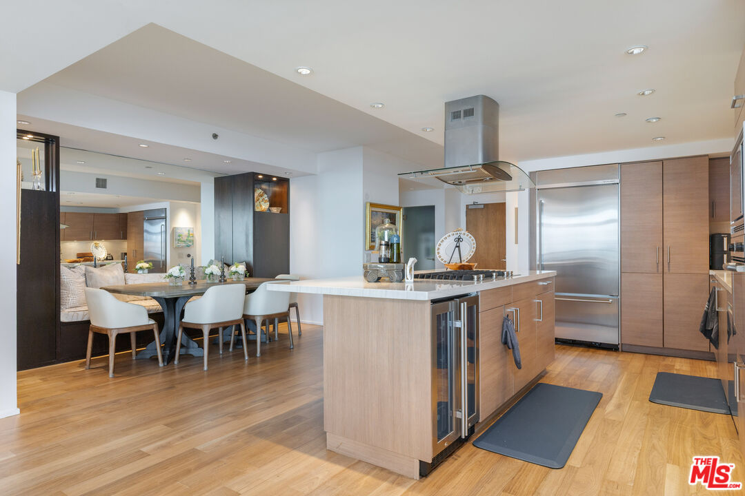 13650 Marina Pointe Dr Unit: 1203