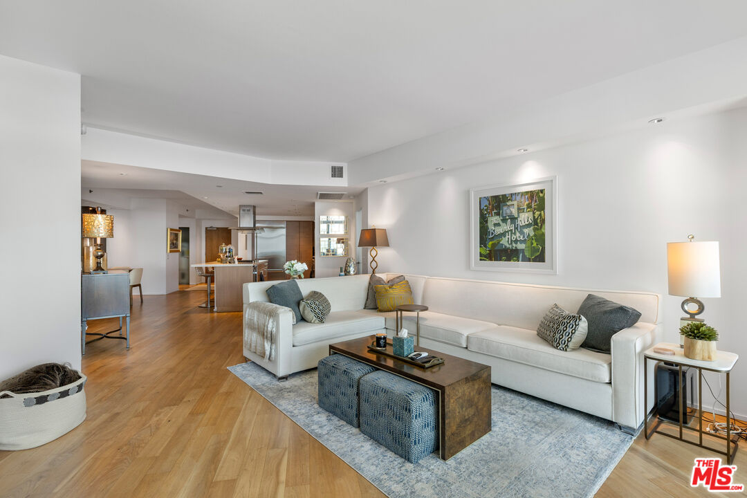 13650 Marina Pointe Dr Unit: 1203