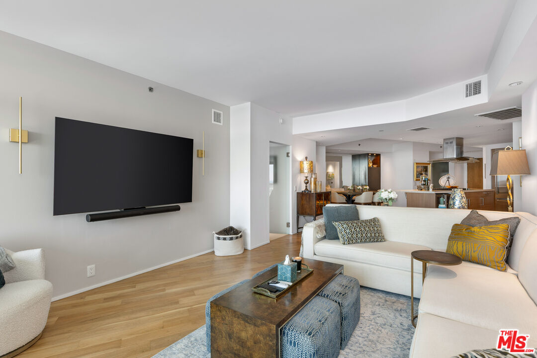 13650 Marina Pointe Dr Unit: 1203