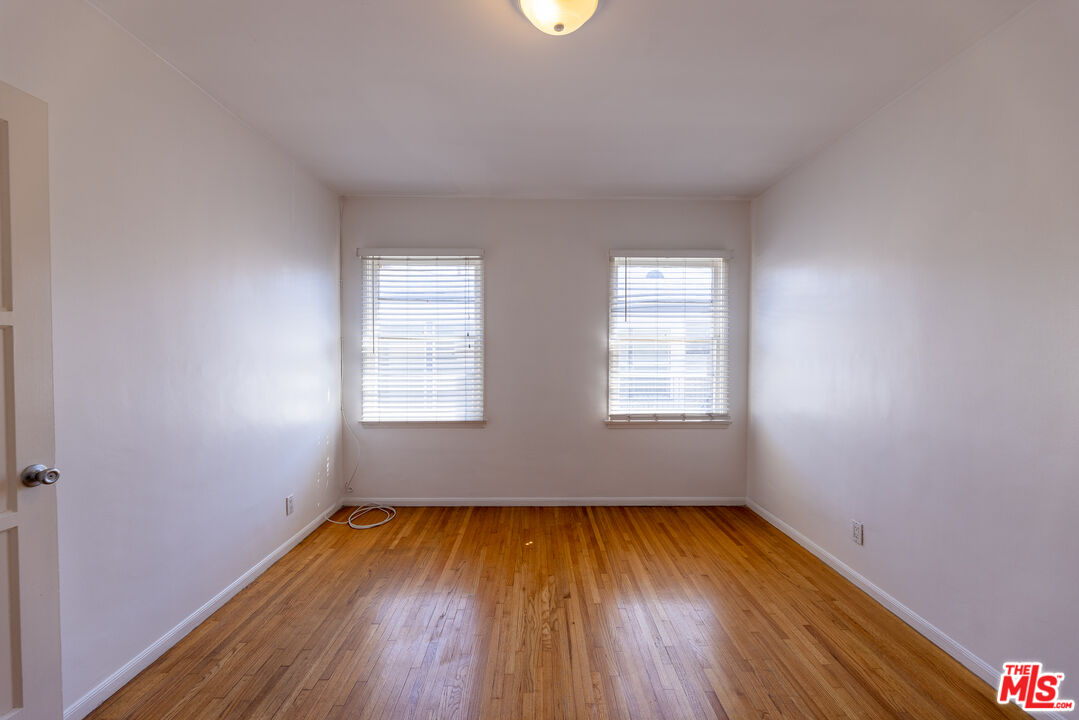 8537 Cashio St Unit: 8539 1/2