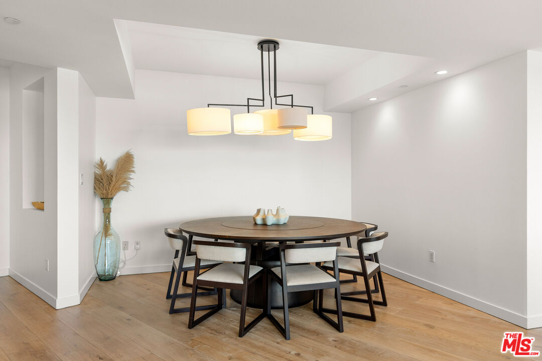 13600 Marina Pointe Dr Unit: 1906