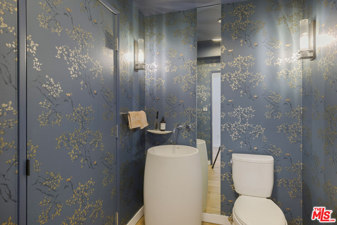 13600 Marina Pointe Dr Unit: 1906