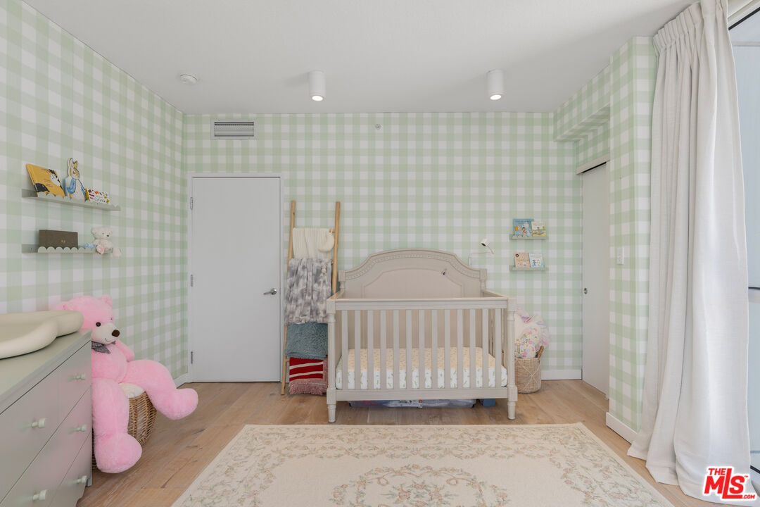 13600 Marina Pointe Dr Unit: 1906