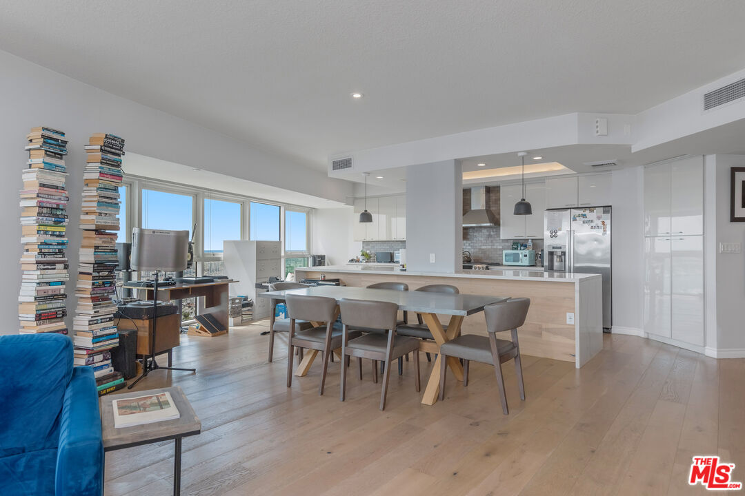 13600 Marina Pointe Dr Unit: 1609