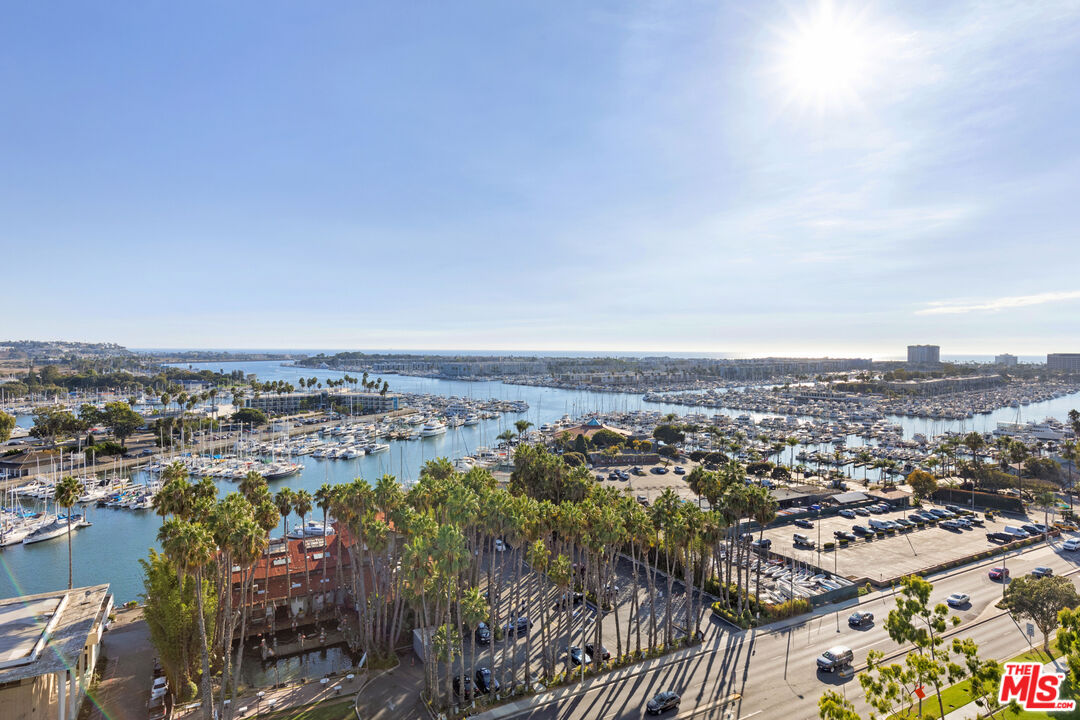 13600 Marina Pointe Dr Unit: 1609