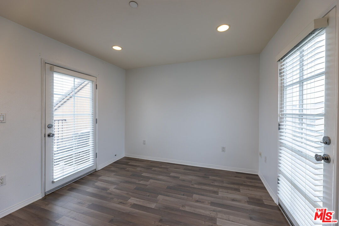 7301 W Manchester Ave Unit: 106