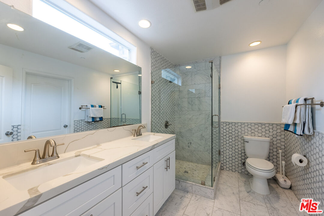 7301 W Manchester Ave Unit: 106