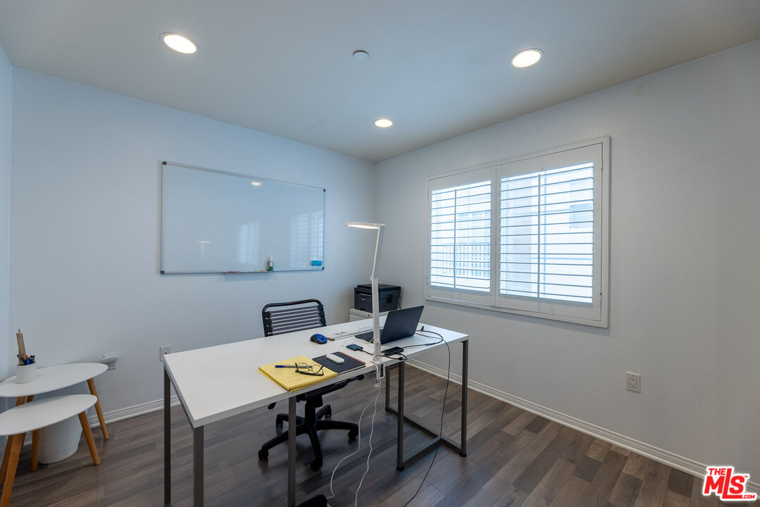 7301 W Manchester Ave Unit: 106