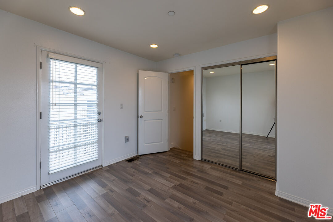 7301 W Manchester Ave Unit: 106