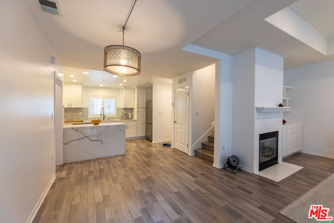 7301 W Manchester Ave Unit: 106