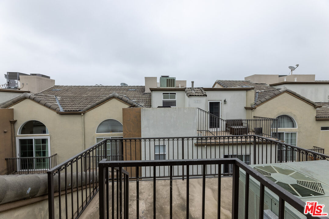 7301 W Manchester Ave Unit: 106