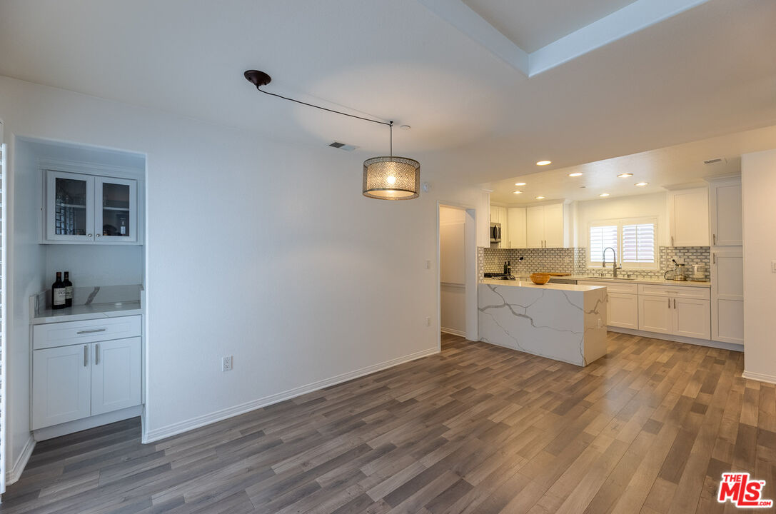 7301 W Manchester Ave Unit: 106