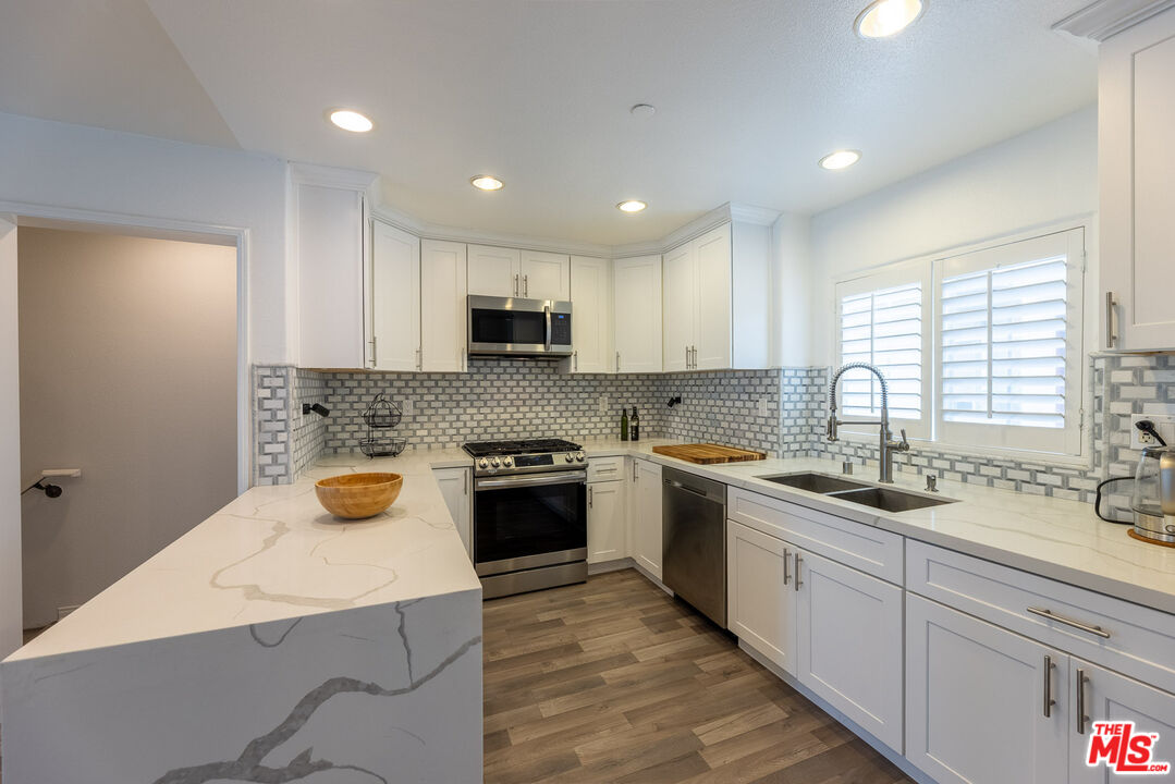 7301 W Manchester Ave Unit: 106