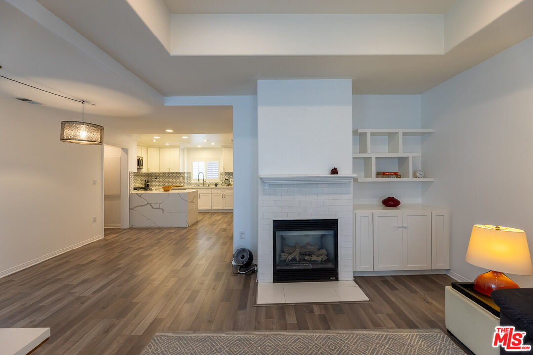 7301 W Manchester Ave Unit: 106