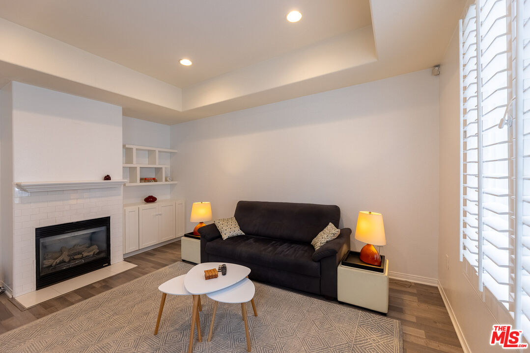 7301 W Manchester Ave Unit: 106