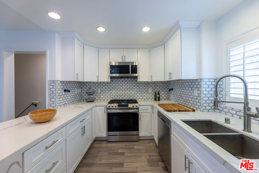 7301 W Manchester Ave Unit: 106