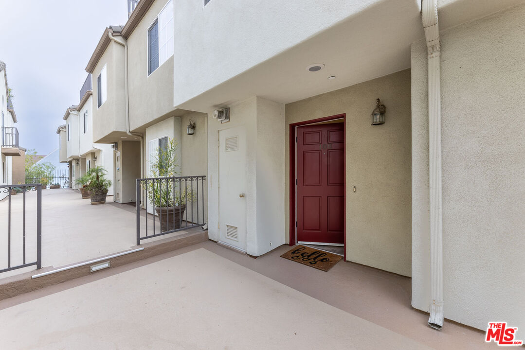 7301 W Manchester Ave Unit: 106