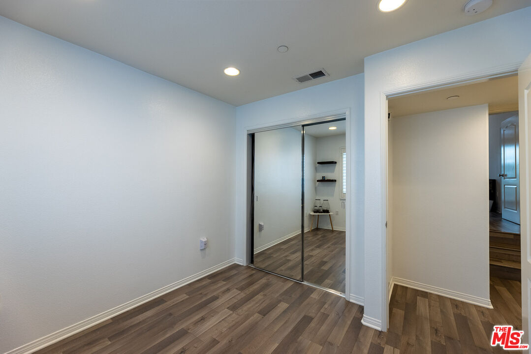 7301 W Manchester Ave Unit: 106