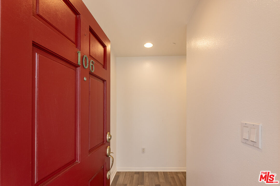 7301 W Manchester Ave Unit: 106