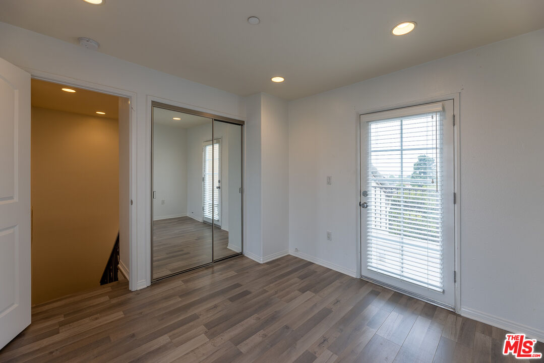 7301 W Manchester Ave Unit: 106