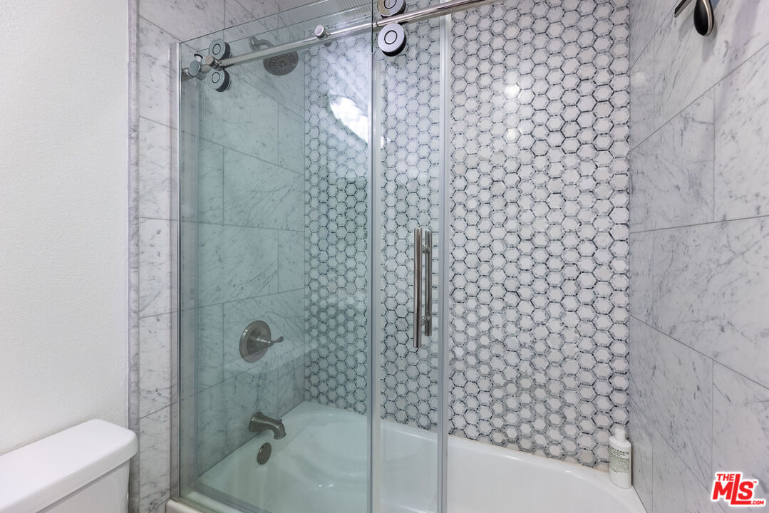 7301 W Manchester Ave Unit: 106