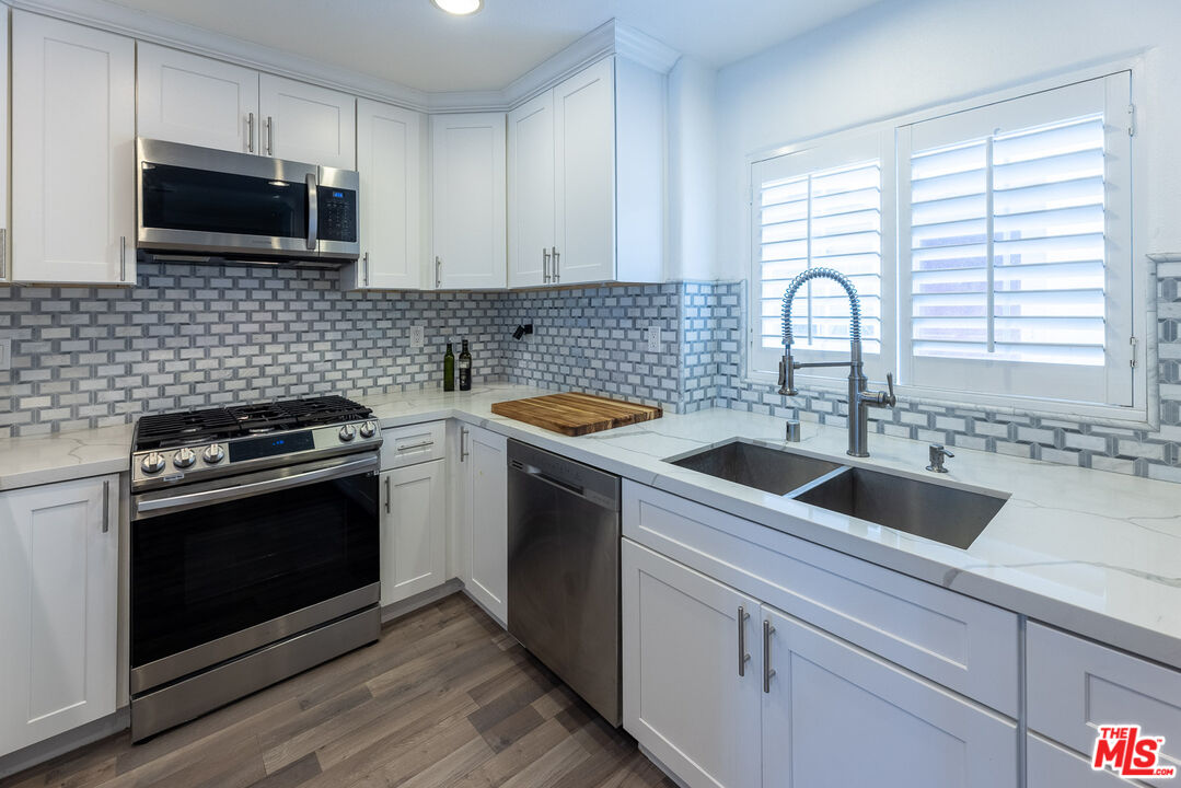 7301 W Manchester Ave Unit: 106