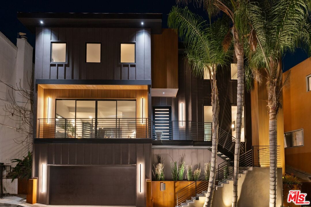 3601 Dixie Canyon Pl