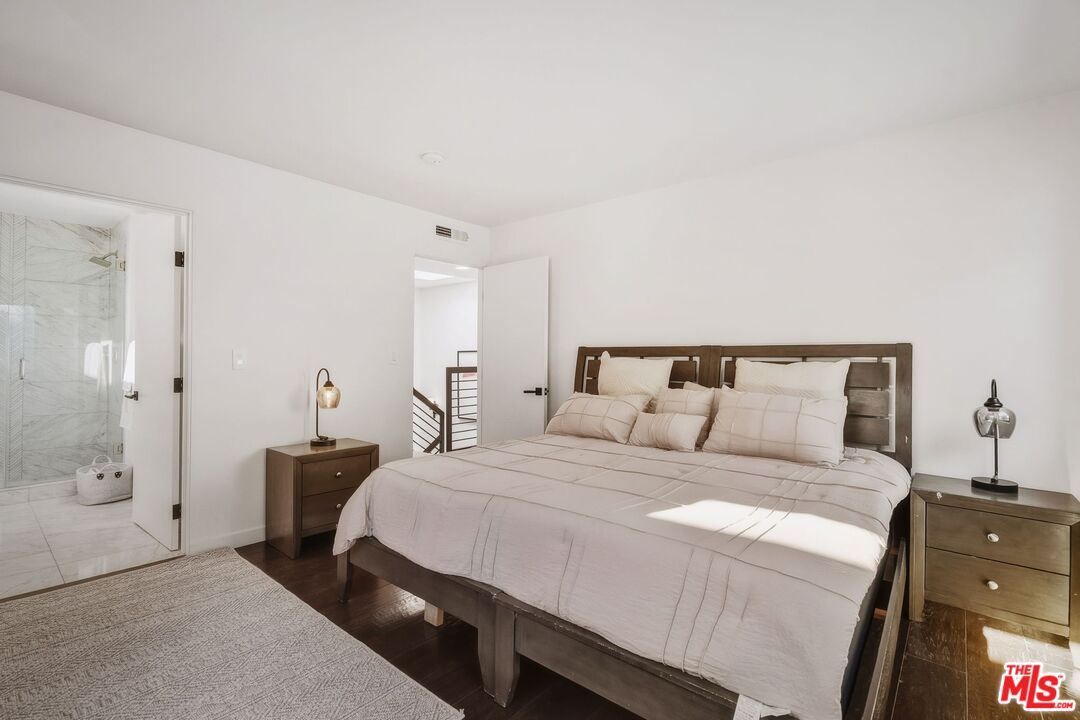 3601 Dixie Canyon Pl