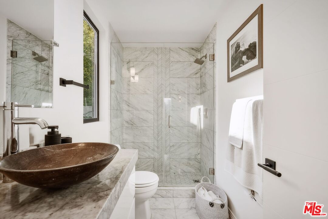 3601 Dixie Canyon Pl