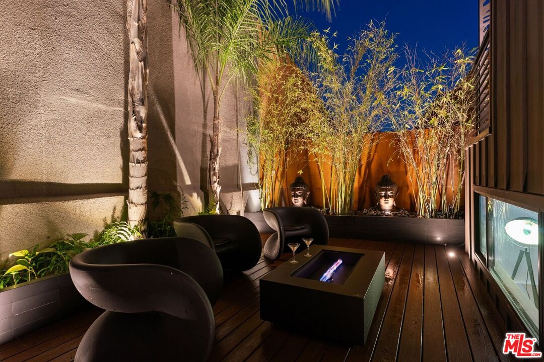 3601 Dixie Canyon Pl