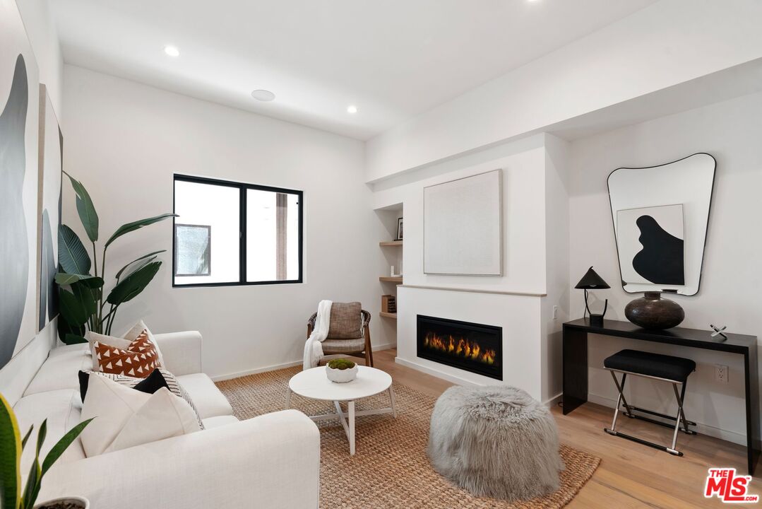 3805 S Verona Ct
