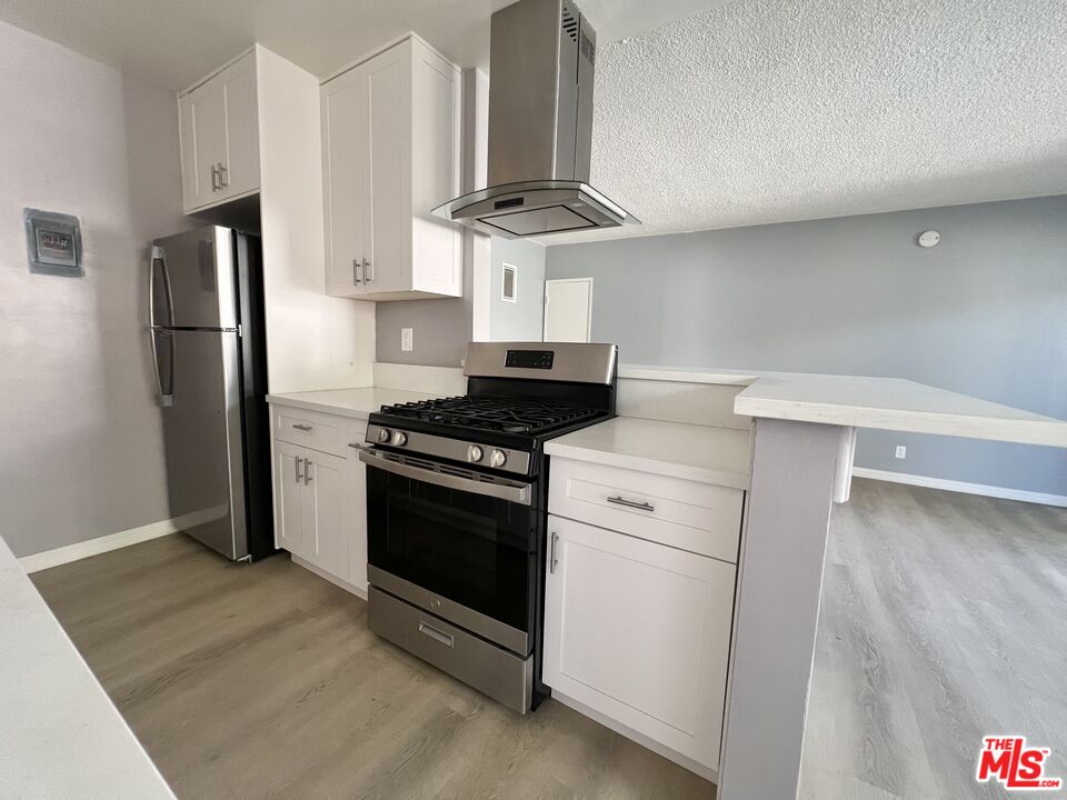 1426 S Orange Grove Ave Unit: 7