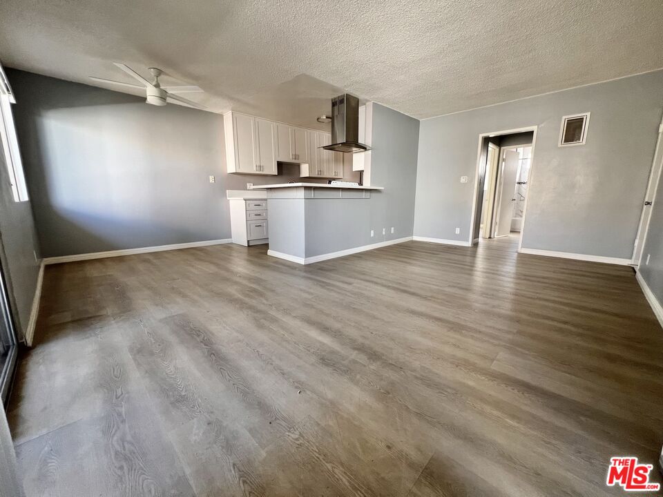 1426 S Orange Grove Ave Unit: 7