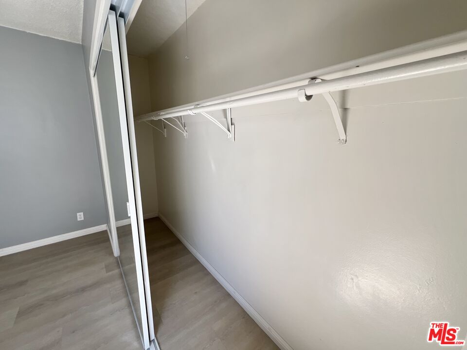 1426 S Orange Grove Ave Unit: 7