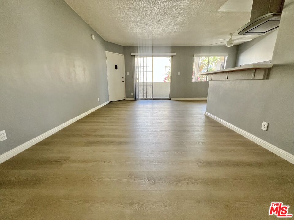 1426 S Orange Grove Ave Unit: 7