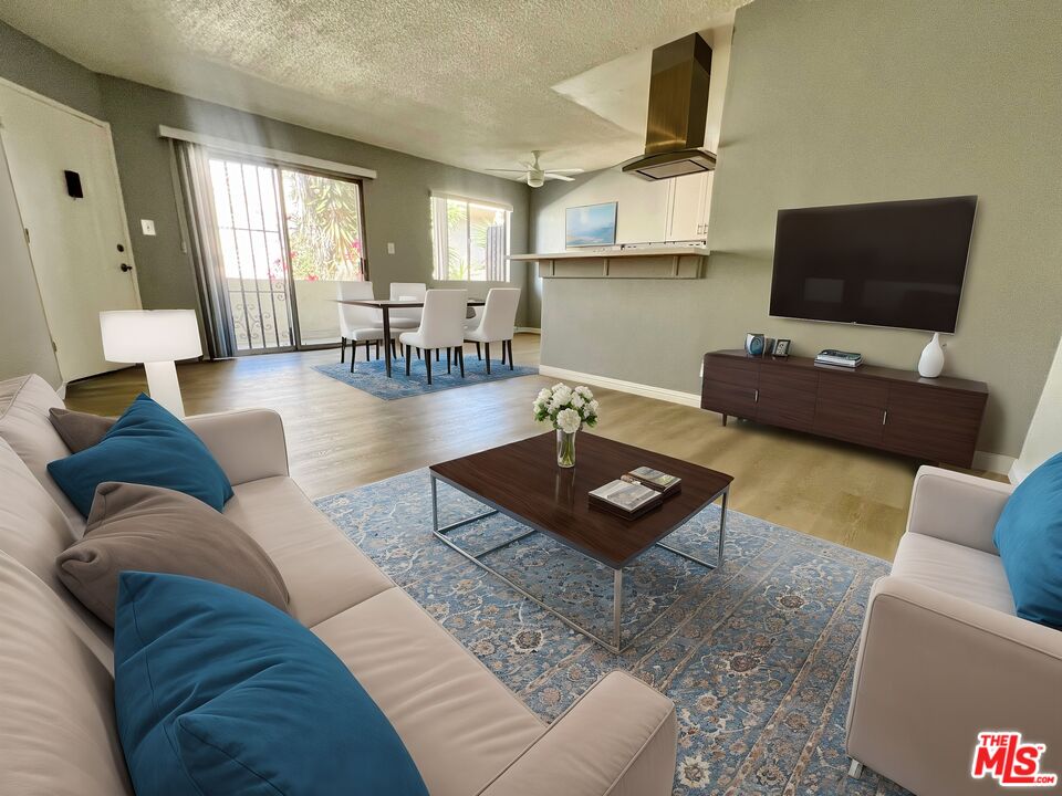 1426 S Orange Grove Ave Unit: 7