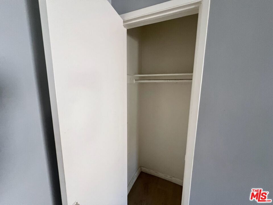 1426 S Orange Grove Ave Unit: 7