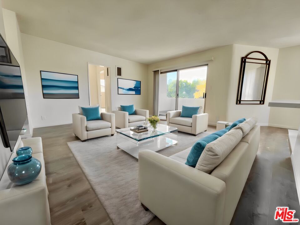 1426 S Orange Grove Ave Unit: 6