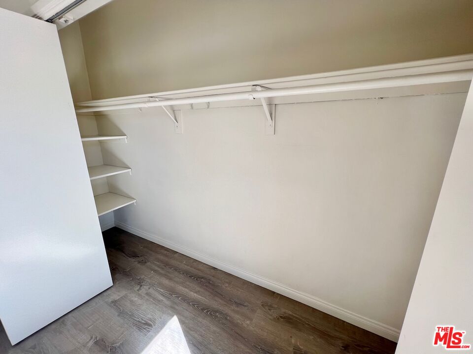 1426 S Orange Grove Ave Unit: 6