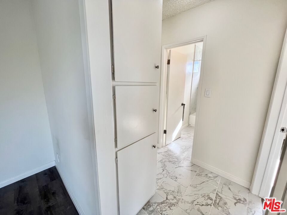 1426 S Orange Grove Ave Unit: 6