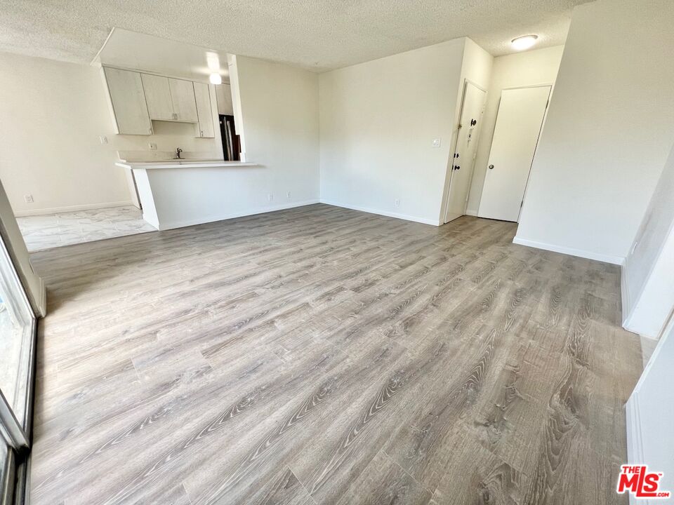 1426 S Orange Grove Ave Unit: 6