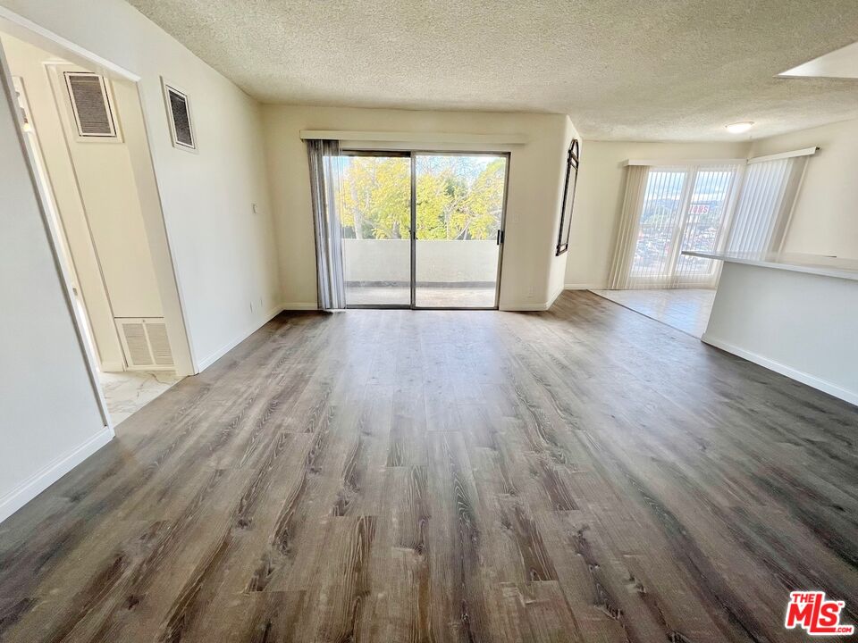 1426 S Orange Grove Ave Unit: 6